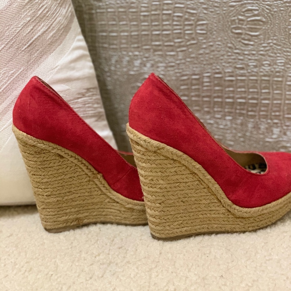Red Wedges - Picture 5 of 6